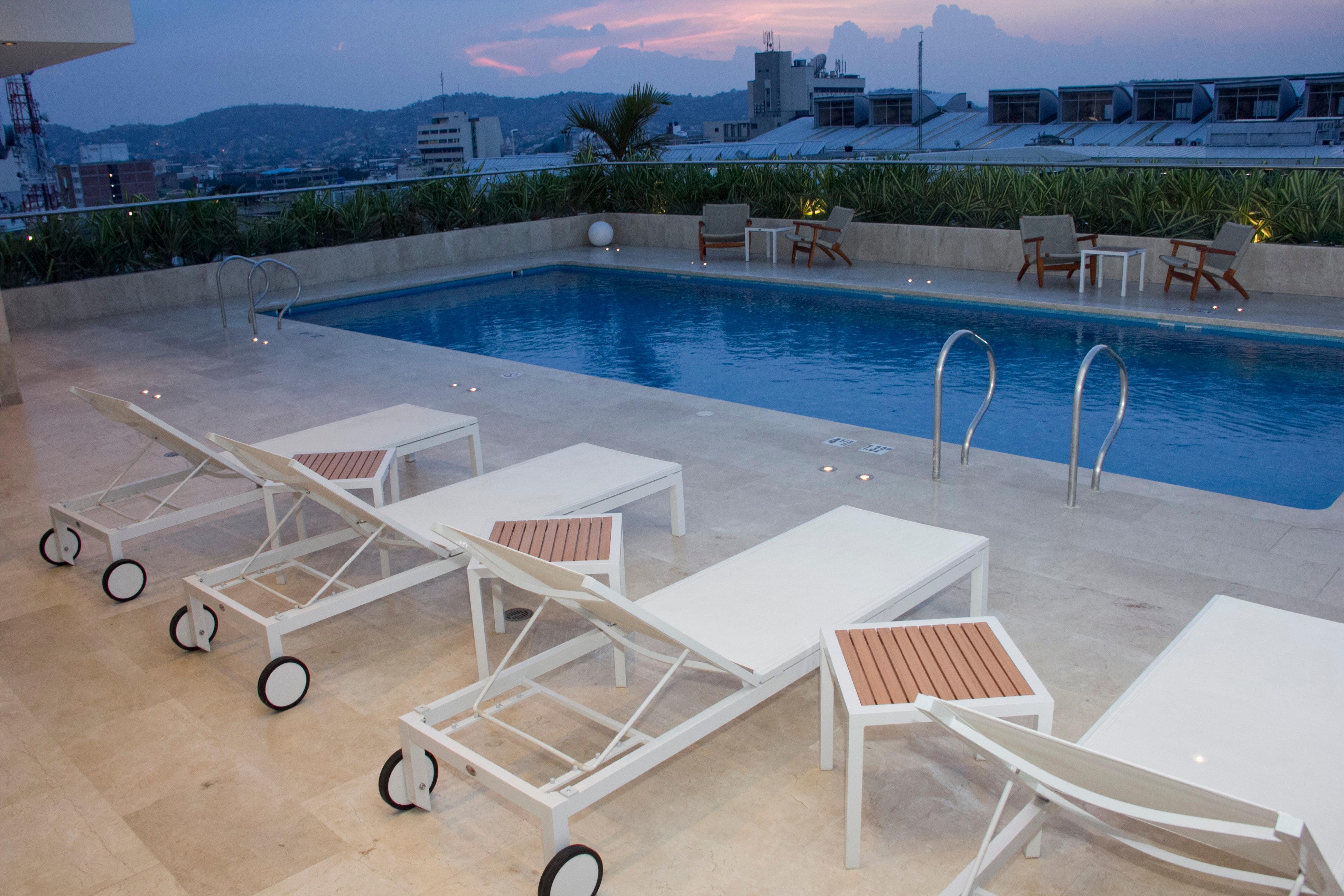 Holiday Inn Cucuta By Ihg Exterior photo Rooftop pool