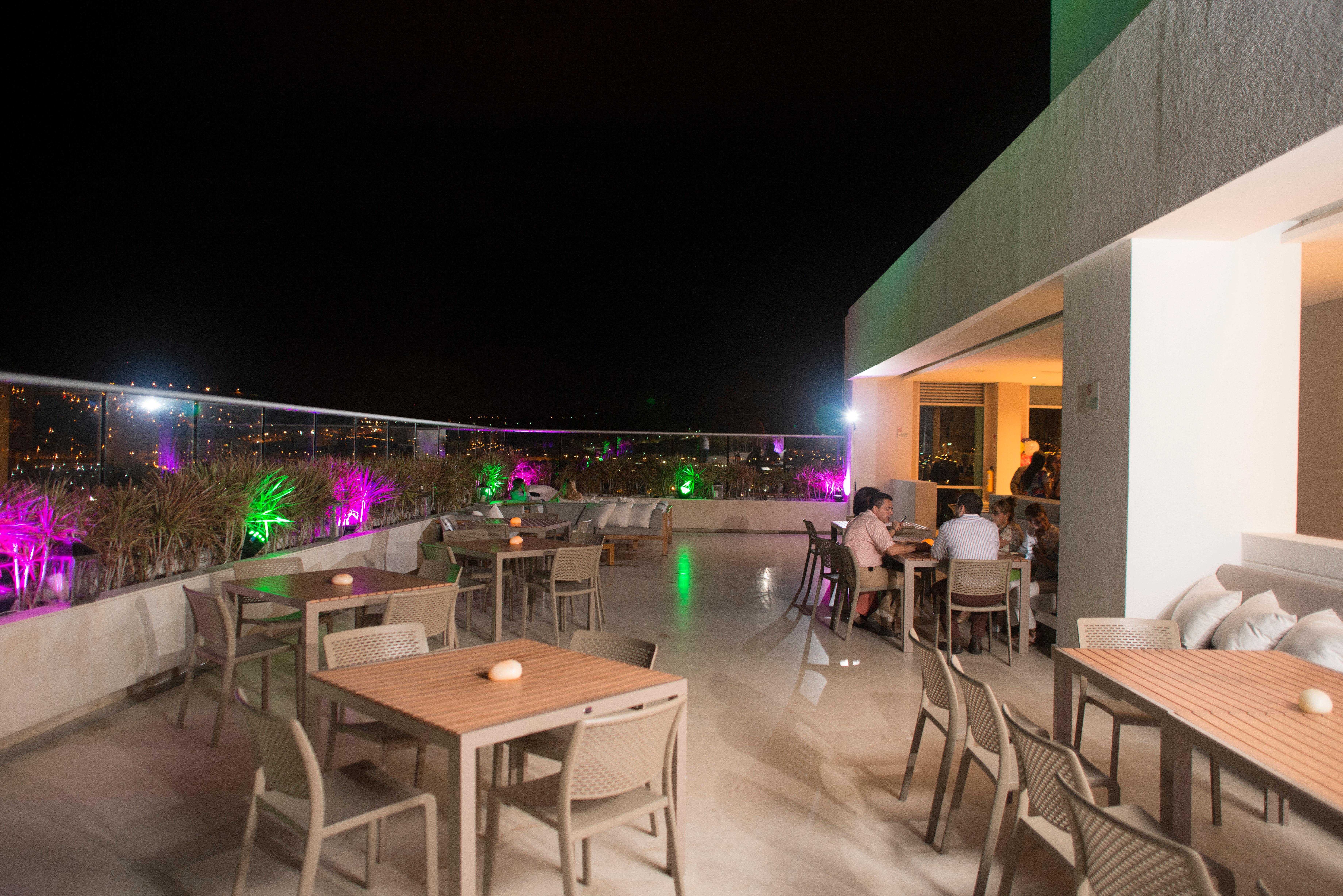 Holiday Inn Cucuta By Ihg Exterior photo Sky Bar
