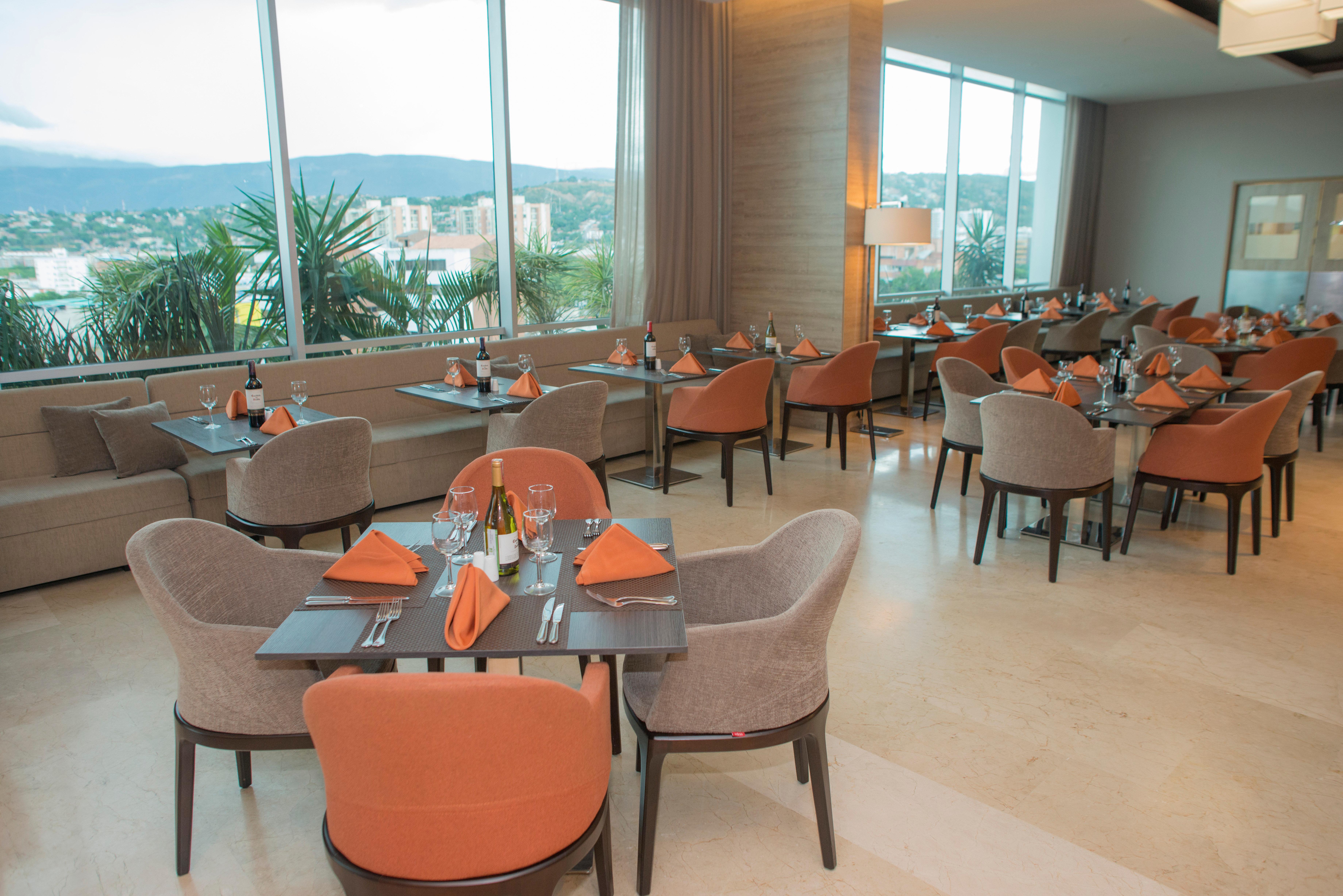 Holiday Inn Cucuta By Ihg Exterior photo The restaurant