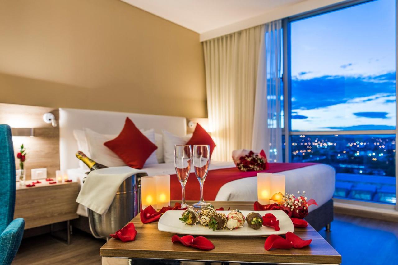 Holiday Inn Cucuta By Ihg Exterior photo A suite at the hotel