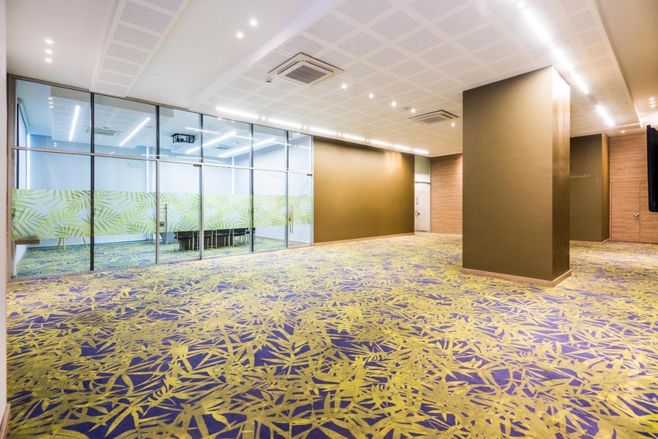 Holiday Inn Cucuta By Ihg Exterior photo Carpet flooring