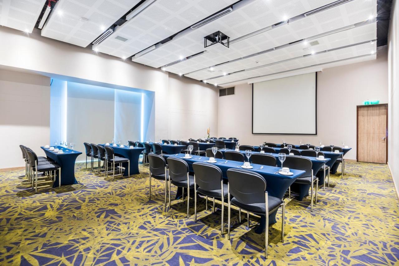 Holiday Inn Cucuta By Ihg Exterior photo Meeting room